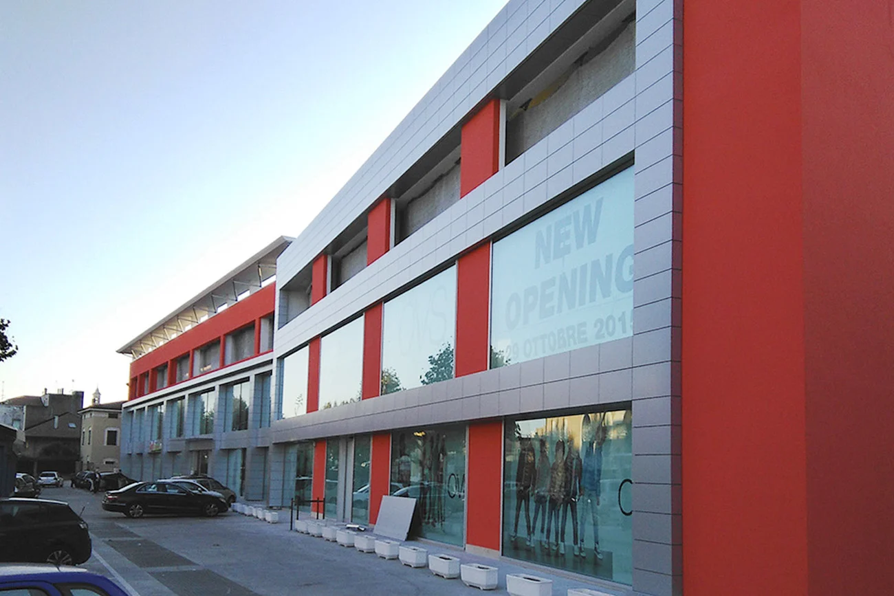 Gedaf srl facciata principale terminata con infissi