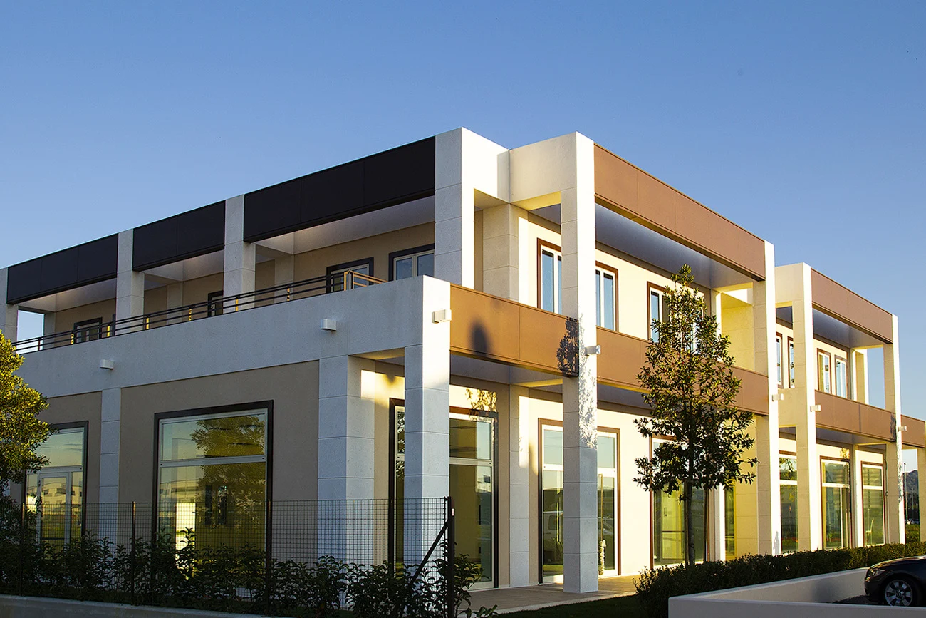 Immobilier-Fenêtres en cristal SCHÜCO revêtement Civitanova Marche-bâtiment