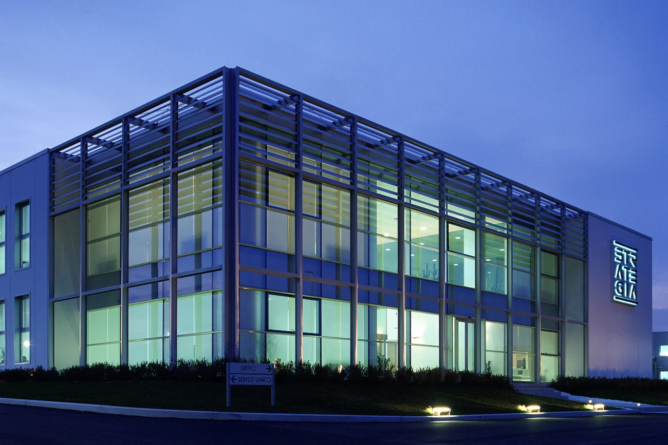 strategia civitanova, Schüco facade, glass canopy - facade