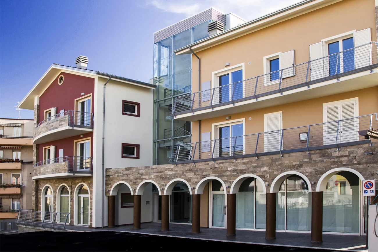 Réaménagement architectural à Castelfidardo - façade